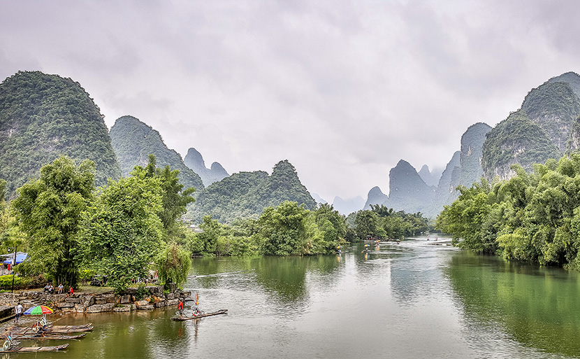 陽(yáng)朔遇龍河 